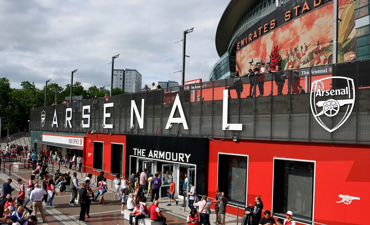 Arsenal consider Emirates Stadium expansion to 70,000 capacity
